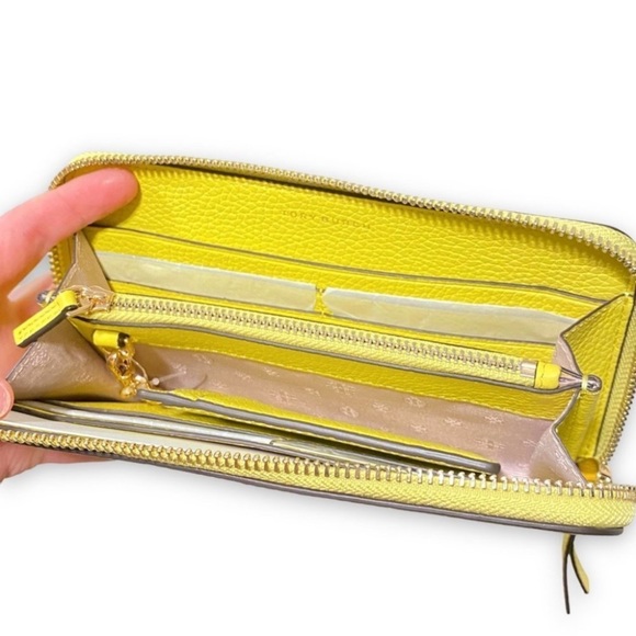 Tory Burch Thea Zip Continental Pebble Leather Wallet - Picture 8 of 9